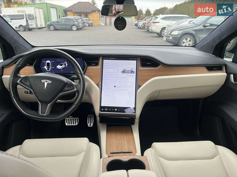Внедорожник / Кроссовер Tesla Model X 2019 в Стрые