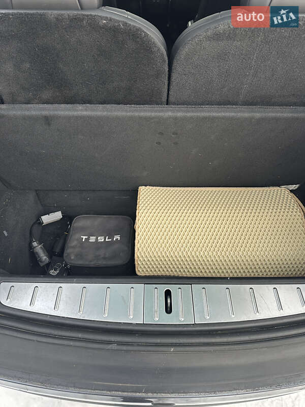 Позашляховик / Кросовер Tesla Model X 2018 в Києві