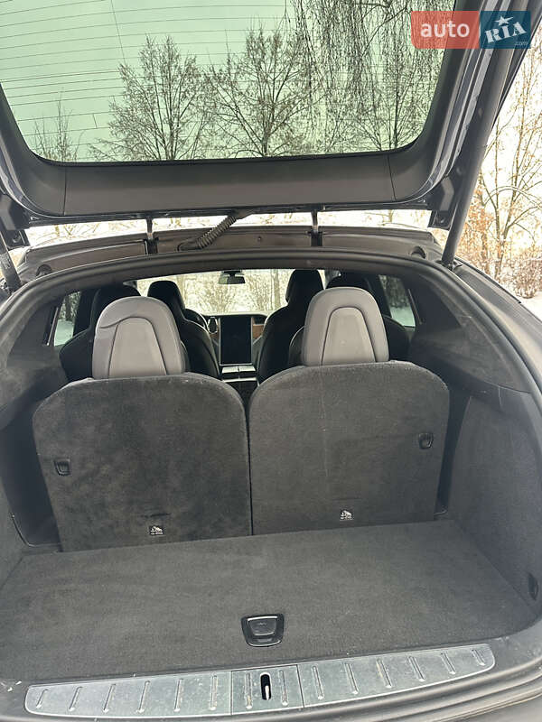 Позашляховик / Кросовер Tesla Model X 2018 в Києві