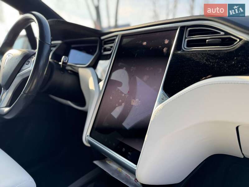 Позашляховик / Кросовер Tesla Model X 2017 в Львові фото 20 Позашляховик / Кросовер Tesla Model X 2017 в Львові