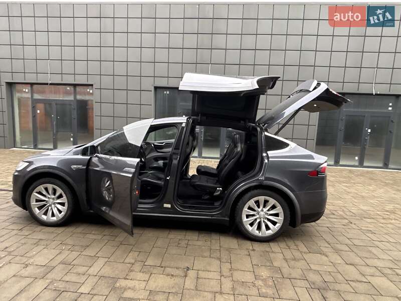 Позашляховик / Кросовер Tesla Model X 2016 в Тячеві фото 9 Позашляховик / Кросовер Tesla Model X 2016 в Тячеві