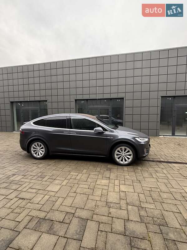 Позашляховик / Кросовер Tesla Model X 2016 в Тячеві фото 28 Позашляховик / Кросовер Tesla Model X 2016 в Тячеві