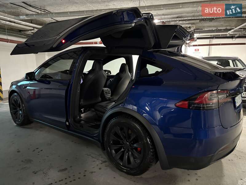 Tesla Model X 2019