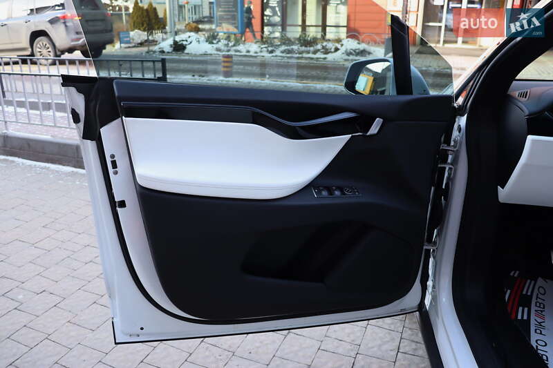 Внедорожник / Кроссовер Tesla Model X 2019 в Львове