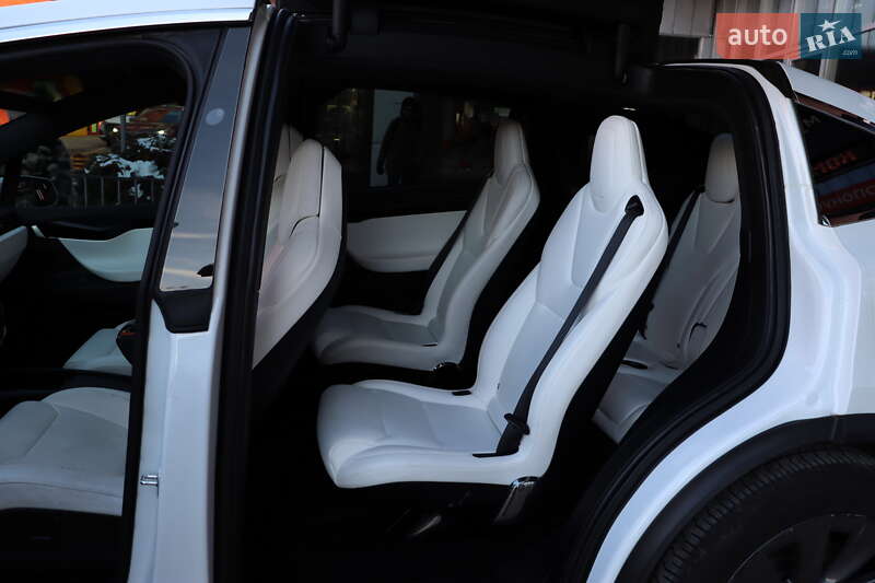 Внедорожник / Кроссовер Tesla Model X 2019 в Львове