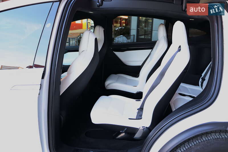 Внедорожник / Кроссовер Tesla Model X 2019 в Львове
