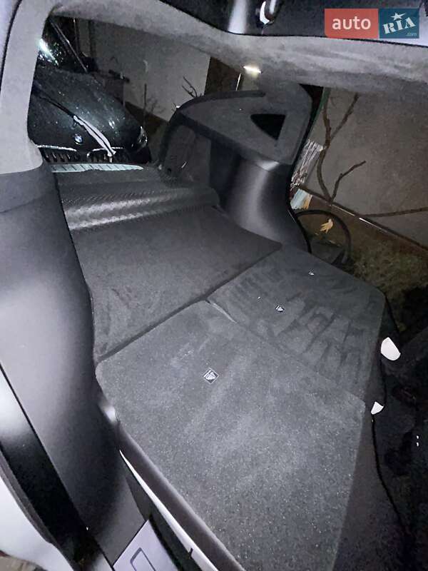 Позашляховик / Кросовер Tesla Model X 2017 в Черкасах фото 43 Позашляховик / Кросовер Tesla Model X 2017 в Черкасах