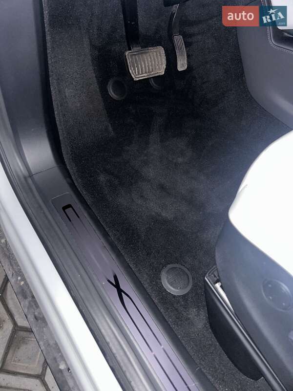 Позашляховик / Кросовер Tesla Model X 2017 в Черкасах фото 49 Позашляховик / Кросовер Tesla Model X 2017 в Черкасах