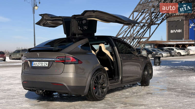 Позашляховик / Кросовер Tesla Model X 2016 в Харкові