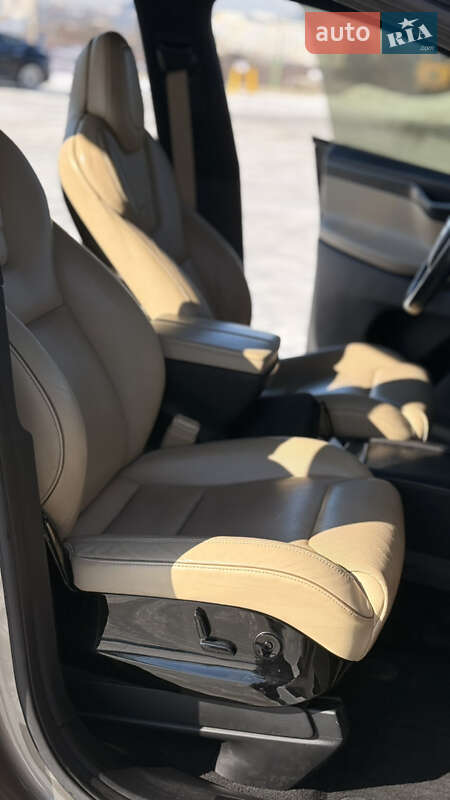 Позашляховик / Кросовер Tesla Model X 2016 в Харкові