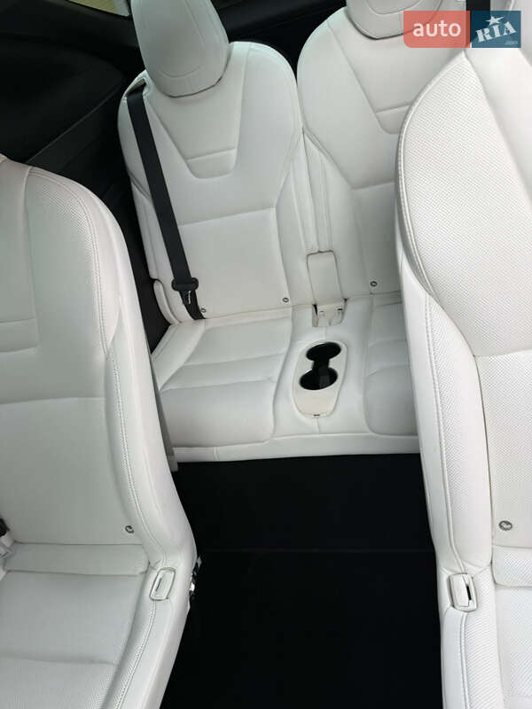 Позашляховик / Кросовер Tesla Model X 2016 в Одесі