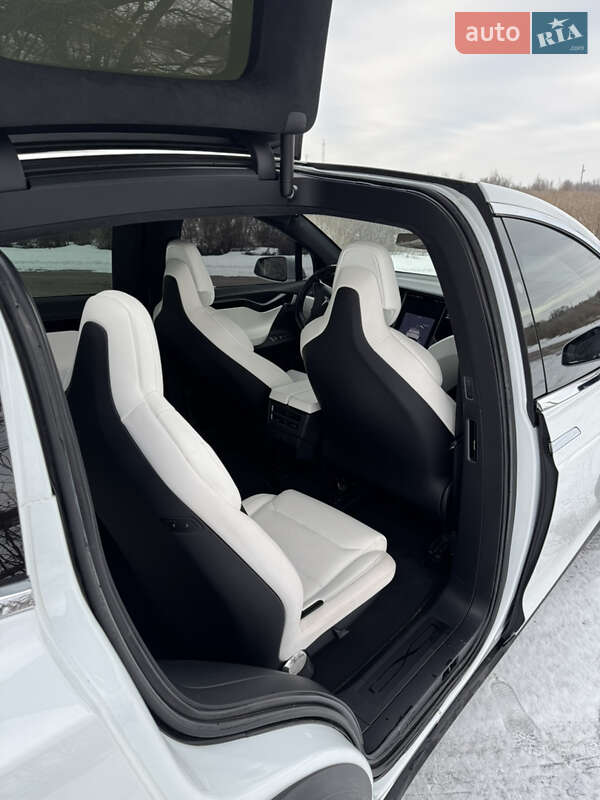 Внедорожник / Кроссовер Tesla Model X 2018 в Киеве