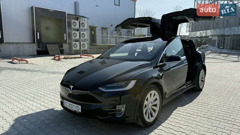 Позашляховик / Кросовер Tesla Model X 2017 в Львові