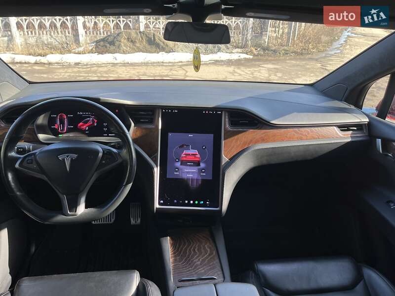 Позашляховик / Кросовер Tesla Model X 2019 в Саврані
