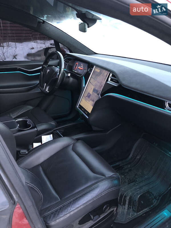 Внедорожник / Кроссовер Tesla Model X 2016 в Гостомеле