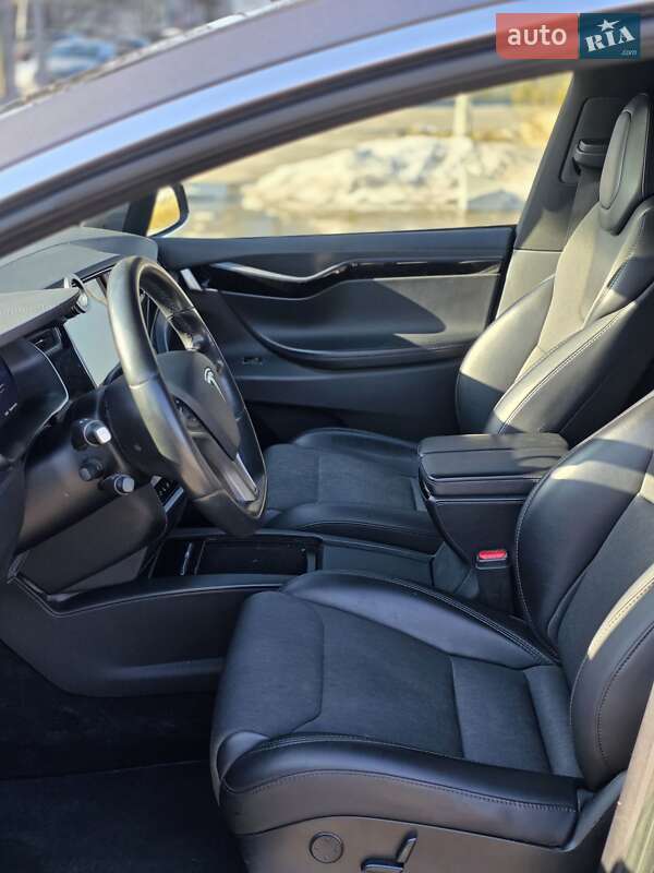 Внедорожник / Кроссовер Tesla Model X 2018 в Ровно