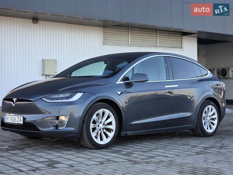 Внедорожник / Кроссовер Tesla Model X 2018 в Ровно