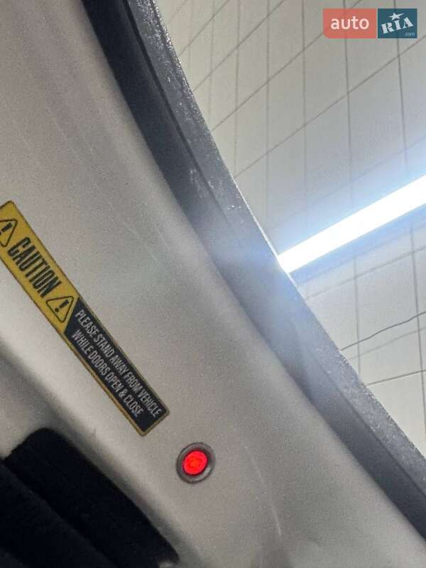 Внедорожник / Кроссовер Tesla Model X 2017 в Сарнах