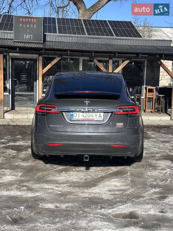 Позашляховик / Кросовер Tesla Model X 2016 в Пісківці