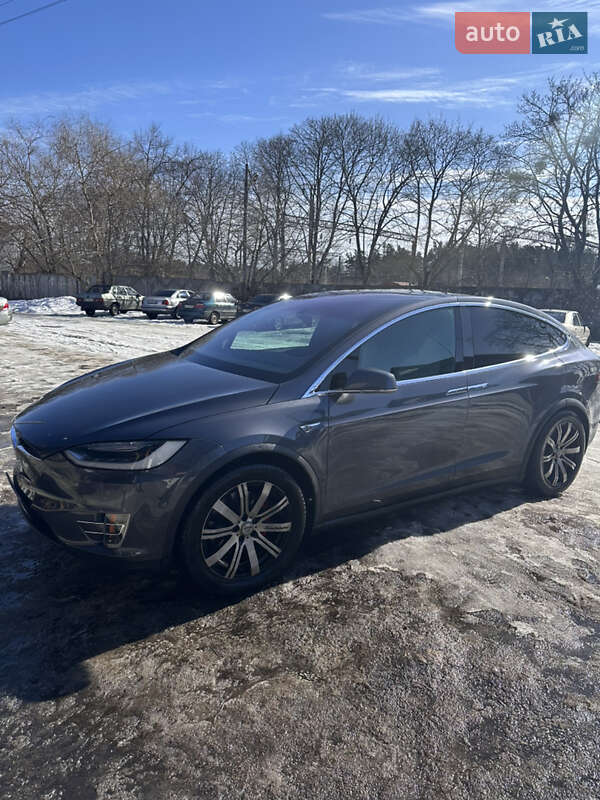 Позашляховик / Кросовер Tesla Model X 2016 в Пісківці