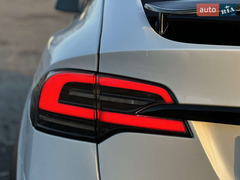 Позашляховик / Кросовер Tesla Model X 2022 в Бродах