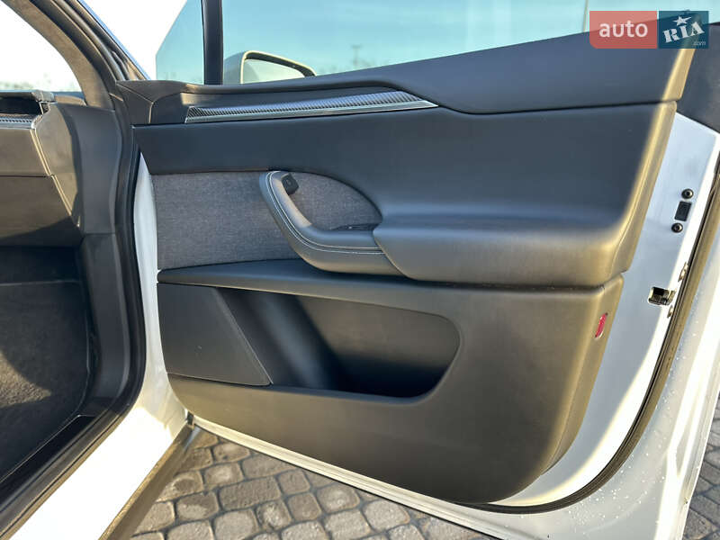 Позашляховик / Кросовер Tesla Model X 2022 в Бродах