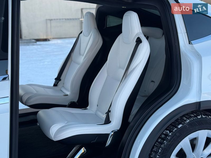 Внедорожник / Кроссовер Tesla Model X 2017 в Тернополе