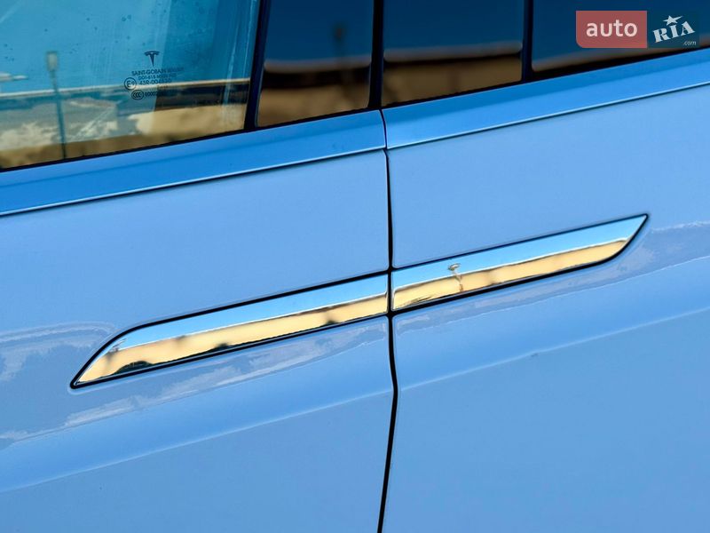 Внедорожник / Кроссовер Tesla Model X 2017 в Тернополе