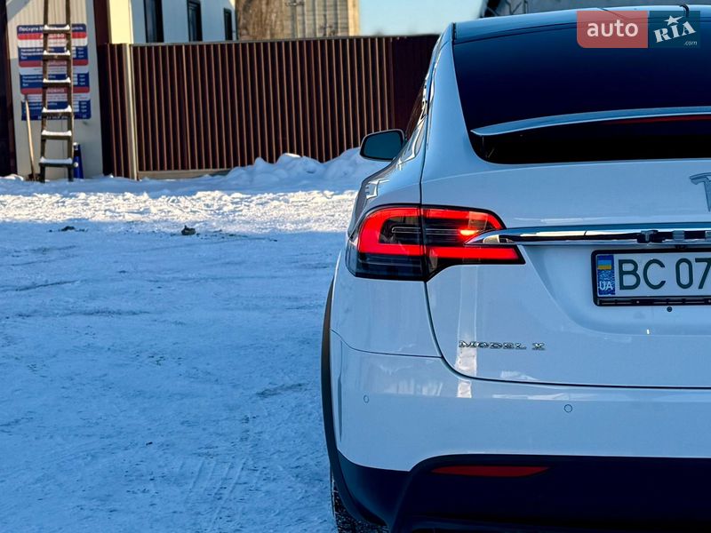 Внедорожник / Кроссовер Tesla Model X 2017 в Тернополе