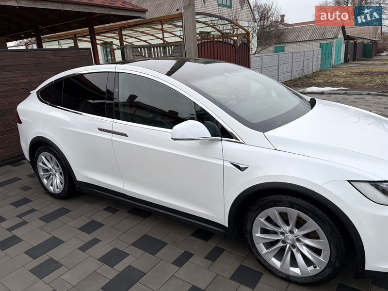 Внедорожник / Кроссовер Tesla Model X 2017 в Днепре