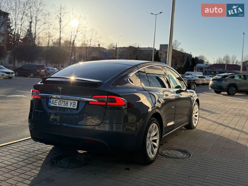 Внедорожник / Кроссовер Tesla Model X 2016 в Днепре