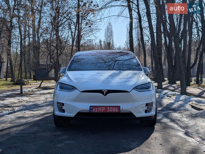 Позашляховик / Кросовер Tesla Model X 2017 в Києві