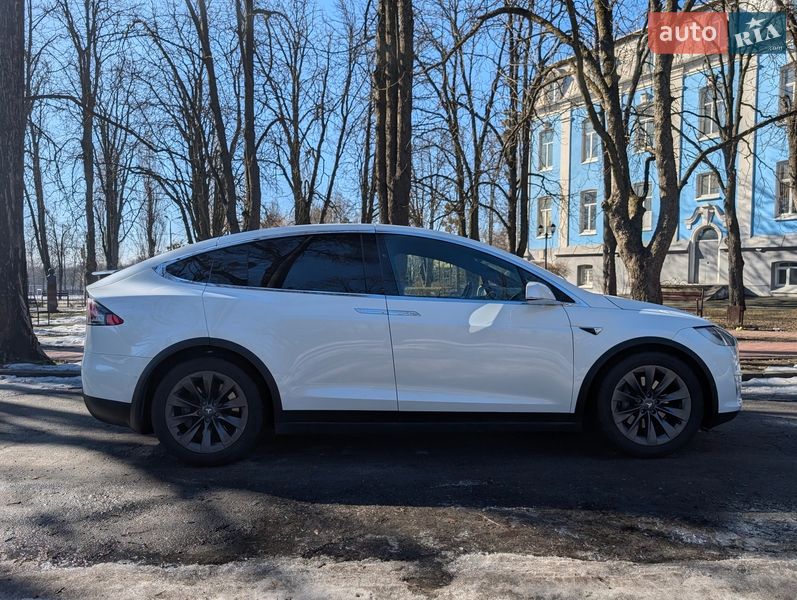 Позашляховик / Кросовер Tesla Model X 2017 в Києві