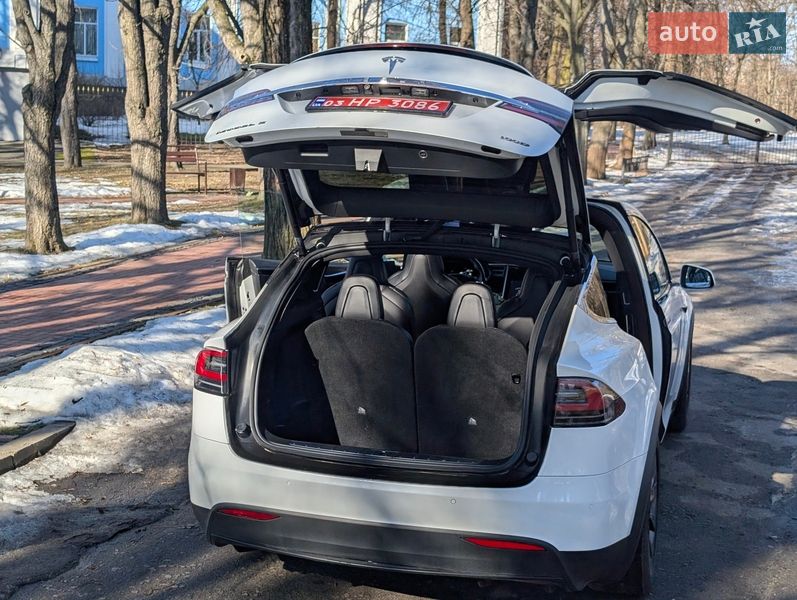 Позашляховик / Кросовер Tesla Model X 2017 в Києві