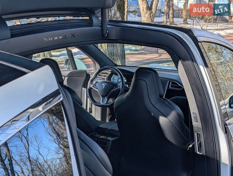 Позашляховик / Кросовер Tesla Model X 2017 в Києві