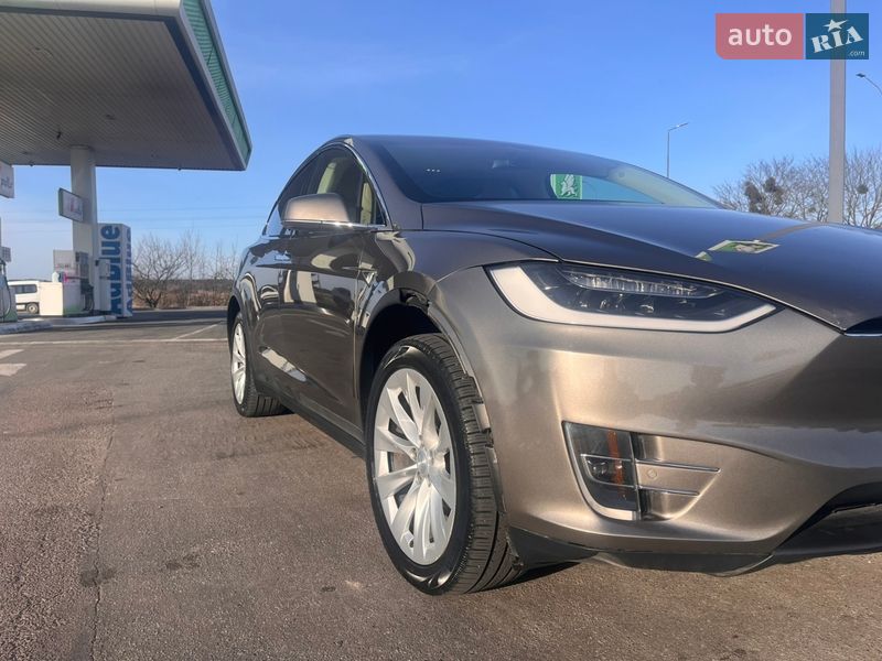 Позашляховик / Кросовер Tesla Model X 2016 в Бродах