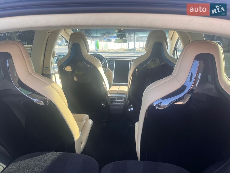 Позашляховик / Кросовер Tesla Model X 2016 в Бродах