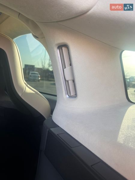 Позашляховик / Кросовер Tesla Model X 2016 в Бродах