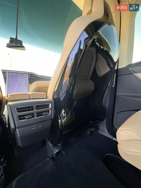 Позашляховик / Кросовер Tesla Model X 2016 в Бродах