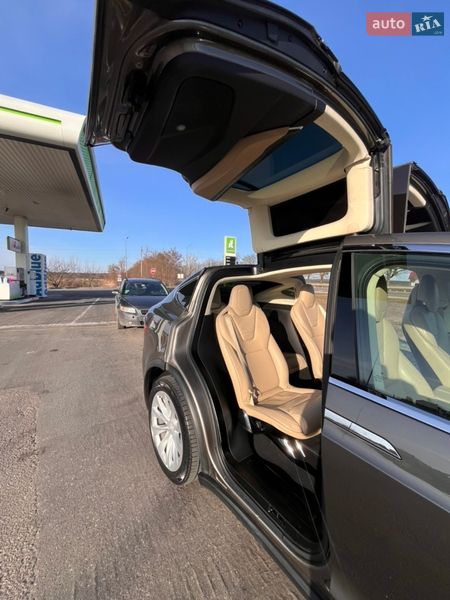Позашляховик / Кросовер Tesla Model X 2016 в Бродах