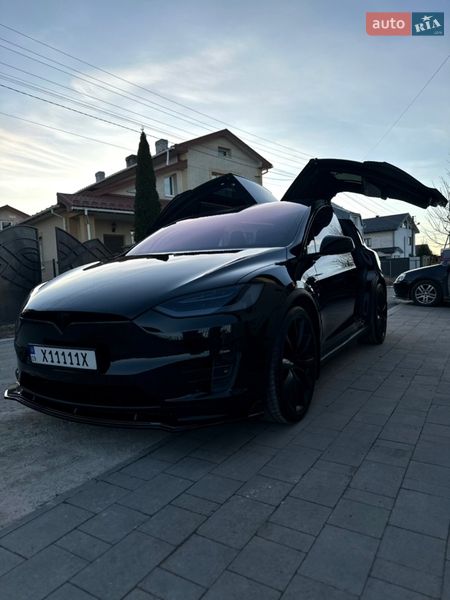 Позашляховик / Кросовер Tesla Model X 2018 в Івано-Франківську