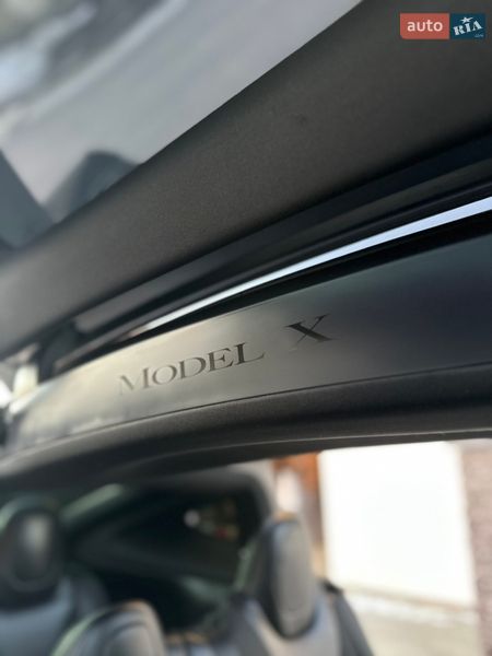 Позашляховик / Кросовер Tesla Model X 2018 в Івано-Франківську
