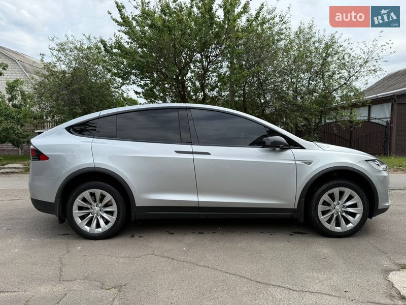 Внедорожник / Кроссовер Tesla Model X 2016 в Чернигове