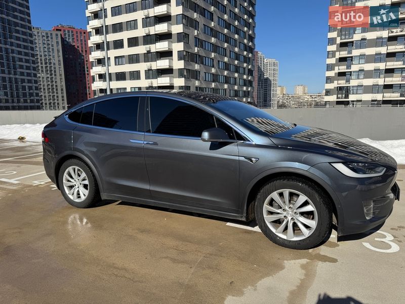 Внедорожник / Кроссовер Tesla Model X 2017 в Киеве
