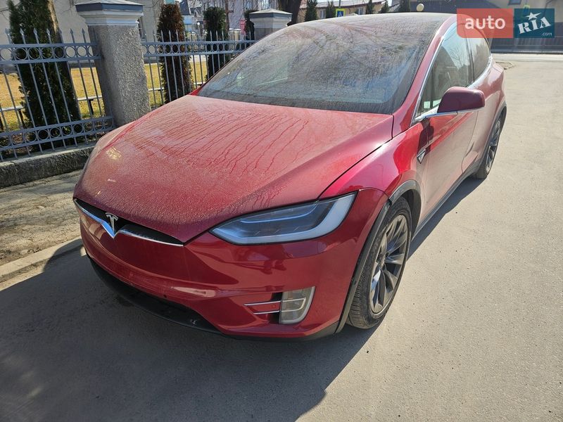 Позашляховик / Кросовер Tesla Model X 2016 в Львові