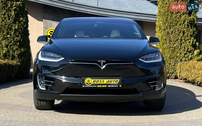 Позашляховик / Кросовер Tesla Model X 2019 в Львові