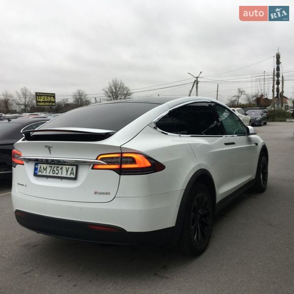 Позашляховик / Кросовер Tesla Model X 2018 в Житомирі