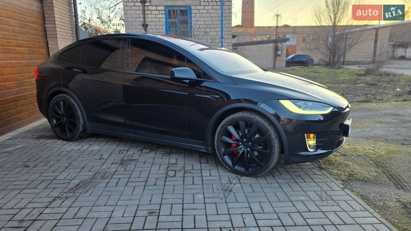 Позашляховик / Кросовер Tesla Model X 2017 в Кривому Розі