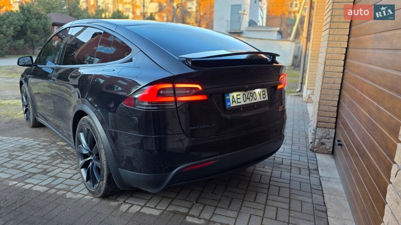 Позашляховик / Кросовер Tesla Model X 2017 в Кривому Розі