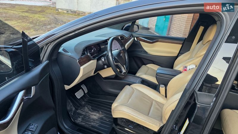 Позашляховик / Кросовер Tesla Model X 2017 в Кривому Розі